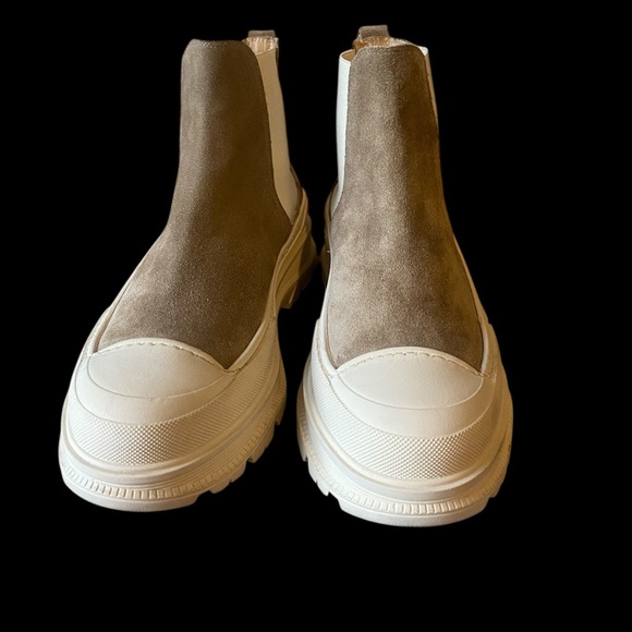 ITALIAN LEATHER BOOTS | RARE Life Chelsea Suede Boots Ankle Boots size 6.5 NWOB - Picture 3 of 9